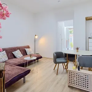  Appartement Large In Centre Pula!