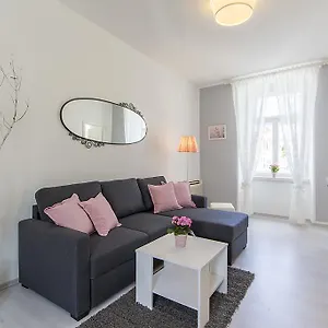Center Tina Apartment